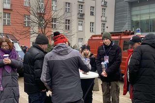 Zabytkowe auta cieszą oczy i mają zachęcić do wsparcia orkiestry 