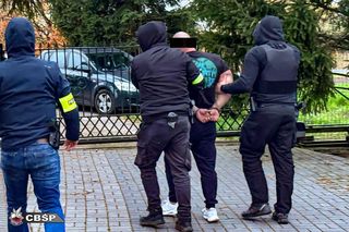 Pseudokibice za kratami. Wielka akcja policji, ponad 20 osób zatrzymanych