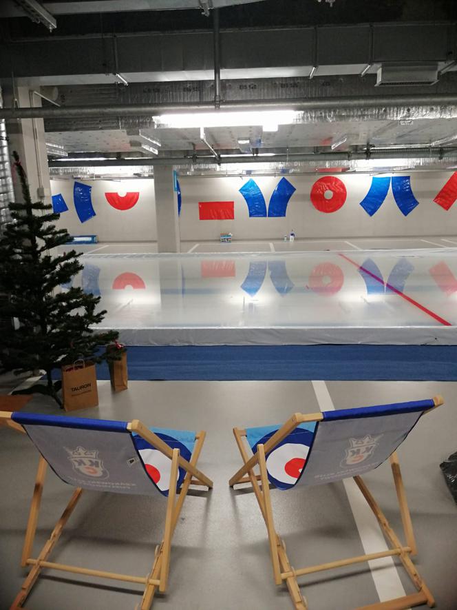 Tor do curlingu w Krakowie