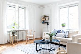 Mieszkanie z akcentem błękitu: aranżacja w stylu skandynawskim