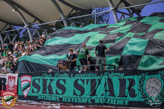 To było wielkie święto futbolu w Starachowicach. A oprawa kibiców SZTOS