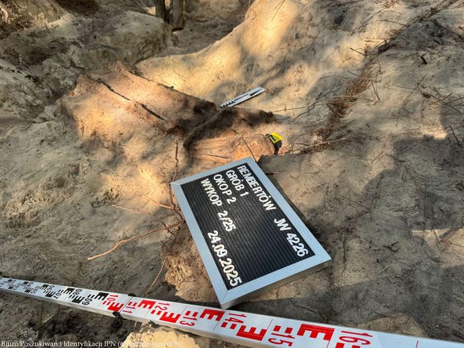 Szczątki co najmniej 18 osób na terenie jednostki wojskowej w Rembertowie. Wiadomo, kim mogą być ofiary