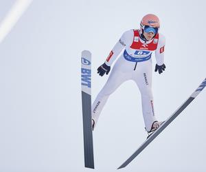 Okropny falstart Polaków w Pucharze Świata! Tylko Kubacki zdobył punkty, ale był tłem dla Niemców i Austriaków