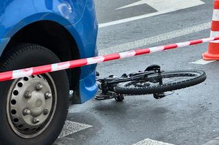  8-latek na rowerze wpadł pod autobus. Dramatyczna akcja ratunkowa w Ożarowie