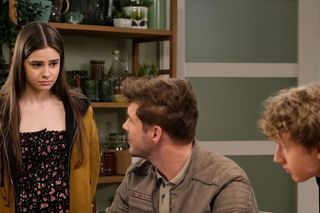 M jak miłość odc. 1878. Marcin (Mikołaj Roznerski), Kacper (Bartosz Ziewiec), Basia (Karina Woźniak)