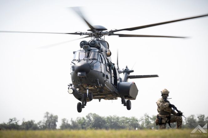 Węgierskie H225M w komplecie