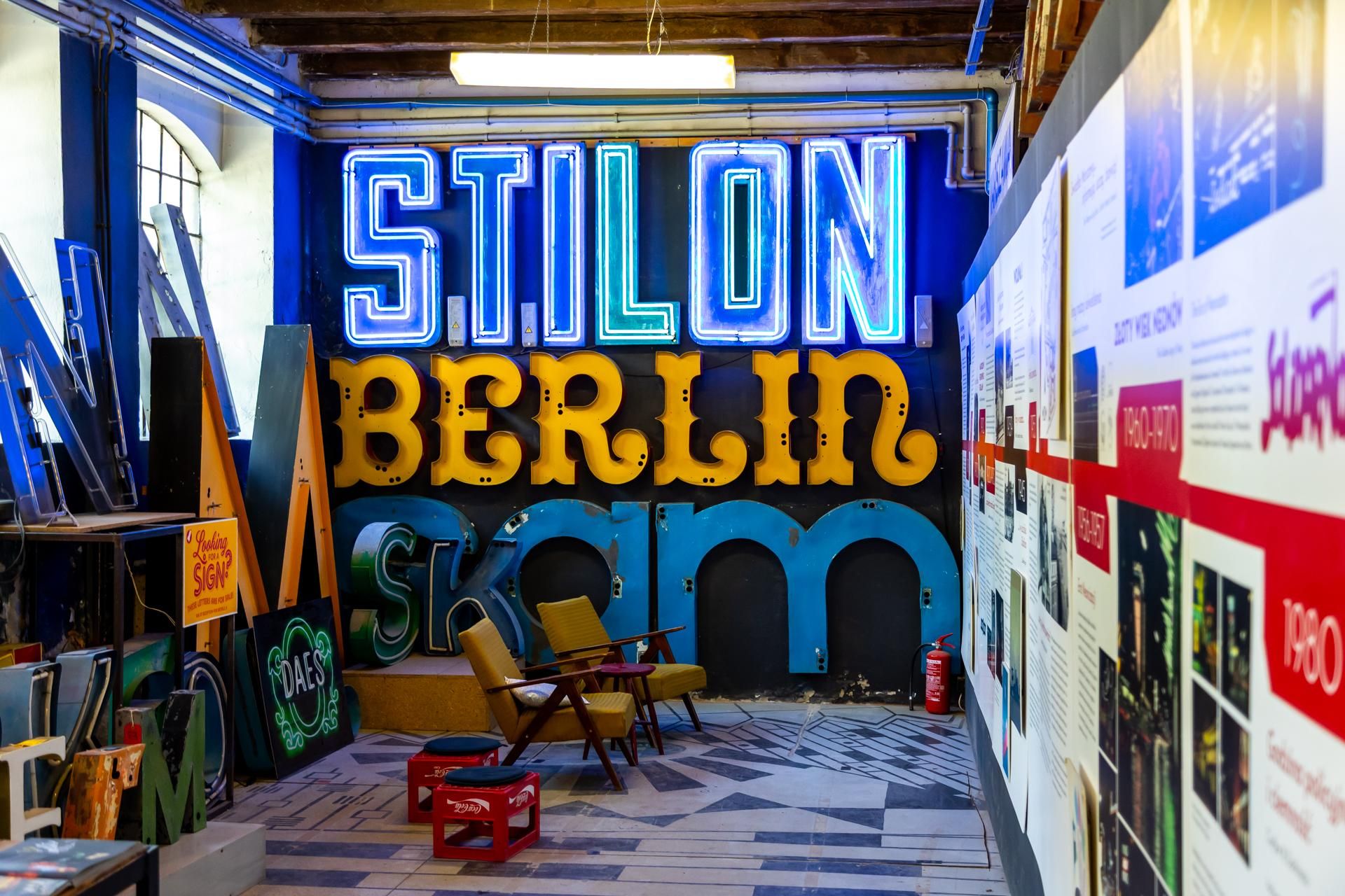 Neony z Muzeum Neonów w Warszawie