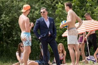 Barwy szczęścia odc. 1960. Justin (Jasper Sołtysiewicz), Leon (Rafał Szałajko), Kajtek (Jakub Dmochowski)