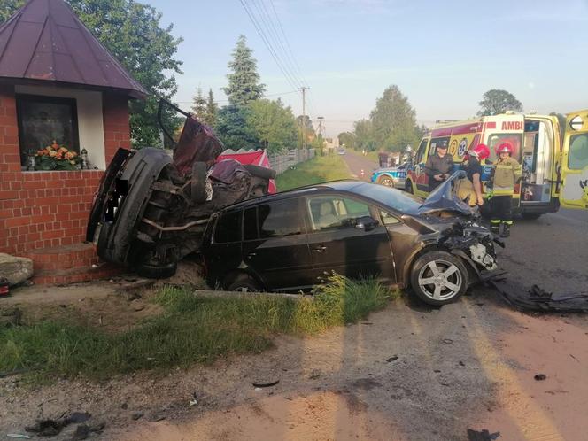 Śmiertelny wypadek pod Zelowem. Nie ustąpił pierwszeństwa i zginął w zderzeniu