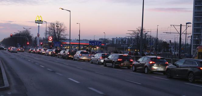 Utrudnienia w ruchu na rogu Połczyńskiej i Powstańców Śląskich