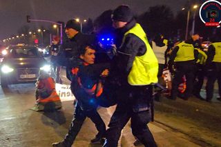 Aktywiści Ostatniego Pokolenia zablokowali Wisłostradę. Kierowcy nie wytrzymali