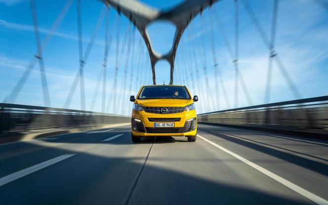 (2020) Opel Vivaro-e