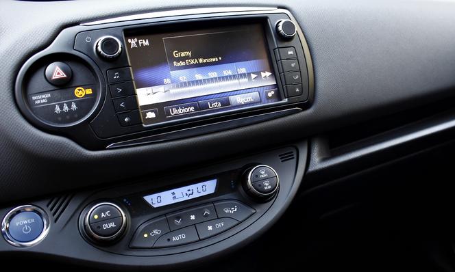Toyota Yaris Hybrid lifting 2014