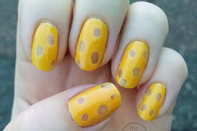 Serowy manicure, cheese nails 