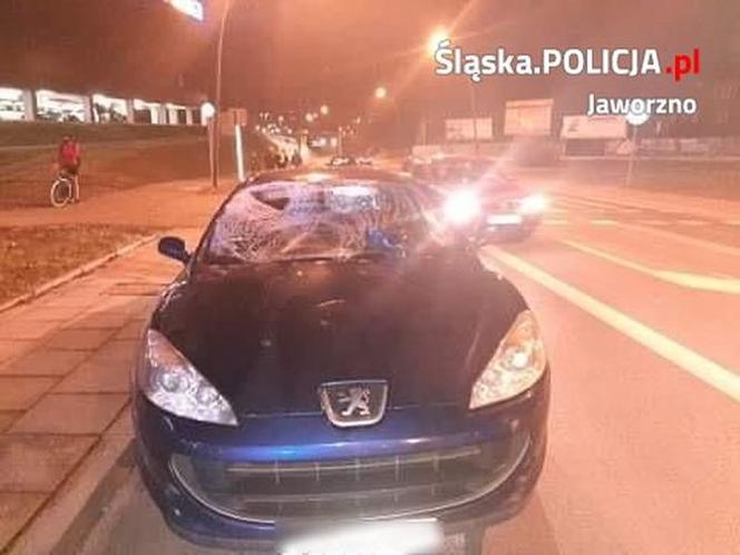 Pijany 71-latek jechał hulajnogą przez centrum miasta. Potrącił go kierowca bez prawa jazdy