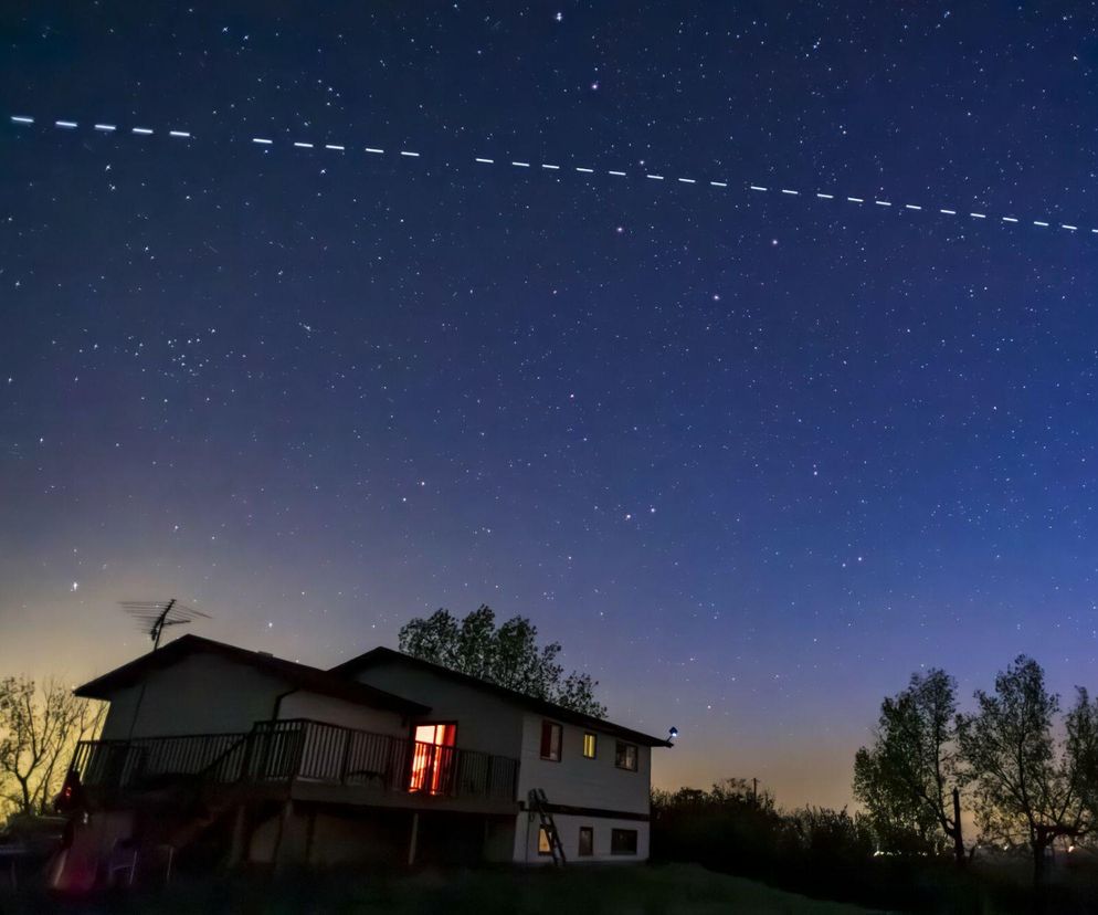 Kosmiczny pociąg nad polskim niebem