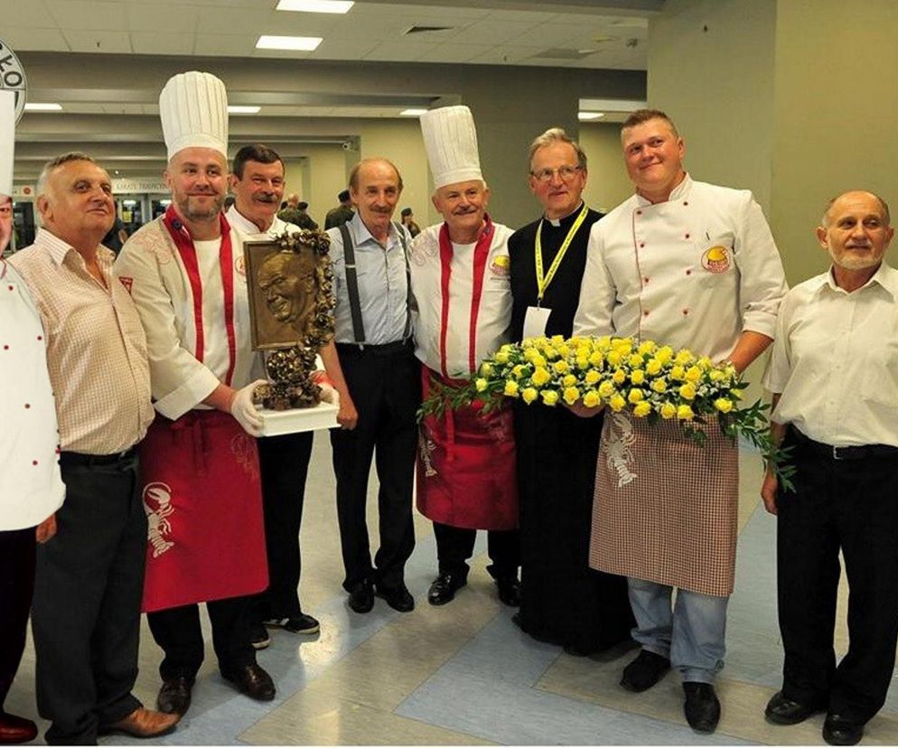  15 Edycja kremówki papieskiej. 