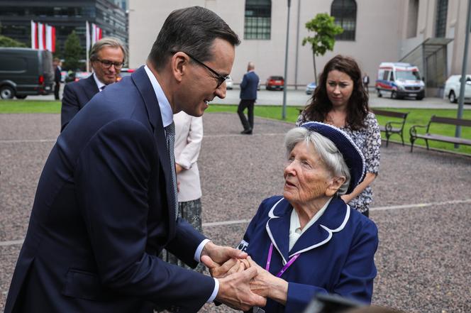 Premier Mateusz Morawiecki chwali się odpoczynkiem z rodziną. Odpowiada mu Rafał Trzaskowski