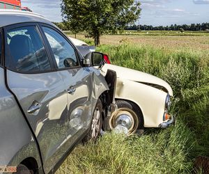 Wypadek śmiertelny pod Kluczborkiem. Zginęli kierowca i pasażer zabytkowej syreny