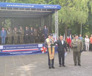 Nadanie sztandaru dla 16 WOG