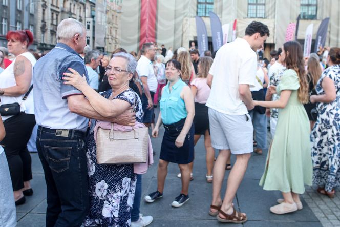 Potańcówka w Katowicach na Rynku "Roztańczony Wyspiański"