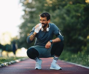 Czy rzeczywiście woda z solą najlepiej nawadnia? Sprawdzamy za i przeciw  