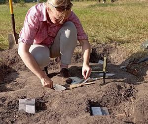 Sensacyjne odkrycie w Borach Tucholskich. Takie wykopalisko jest rzadkością, a znaleziono aż 29 skarbów