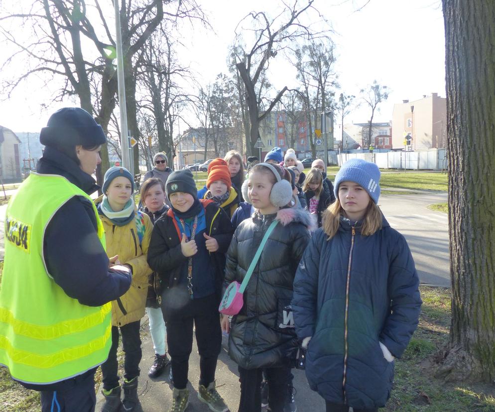 Uczniowie z iławskiej podstawówki uczyli się jak jeździć rowerem oraz hulajnogą