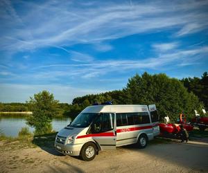 Tragedia pod Chojnowem. Młody mężczyzna utonął w stawie 