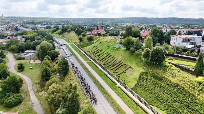 Ruszyła 47. Pielgrzymka Diecezji Radomskiej na Jasną Górę. Modlitwa i śpiew