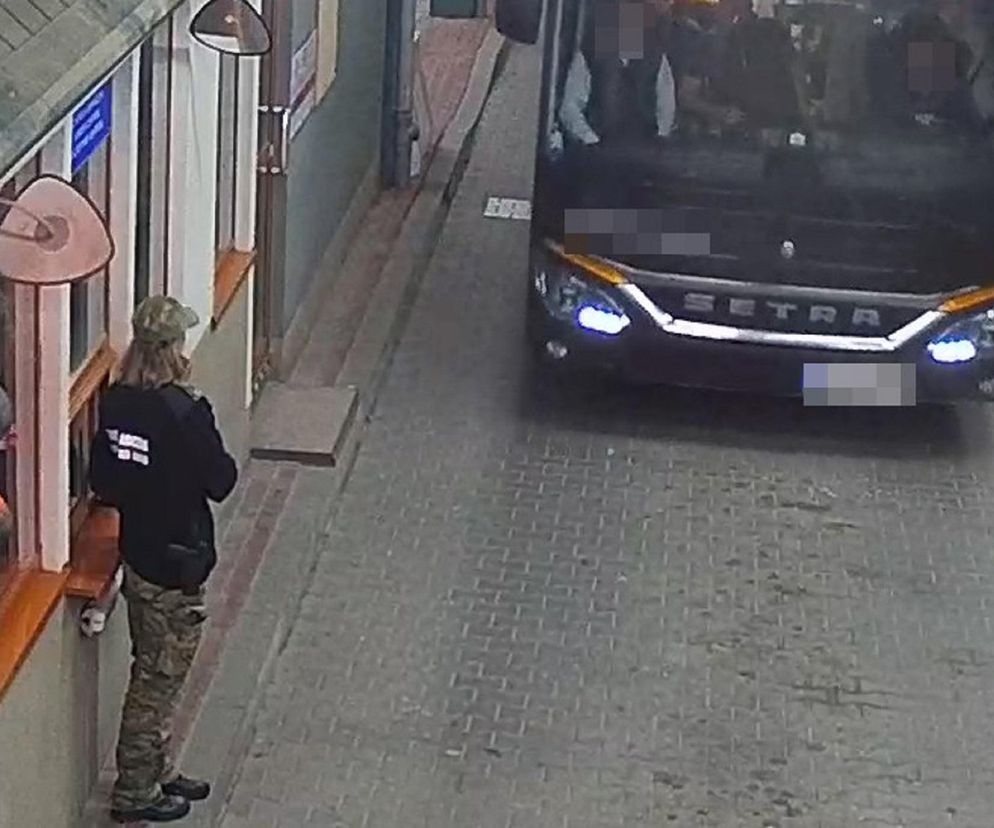 Autobus z 77 osobami  dwukrotnie zawrócony na Ukrainę. Wrócili z fałszywym dokumentem