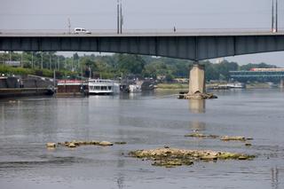 Poziom wody w Wiśle spadł poniżej 40 centymetrów. Wstrzymano kursowanie promów