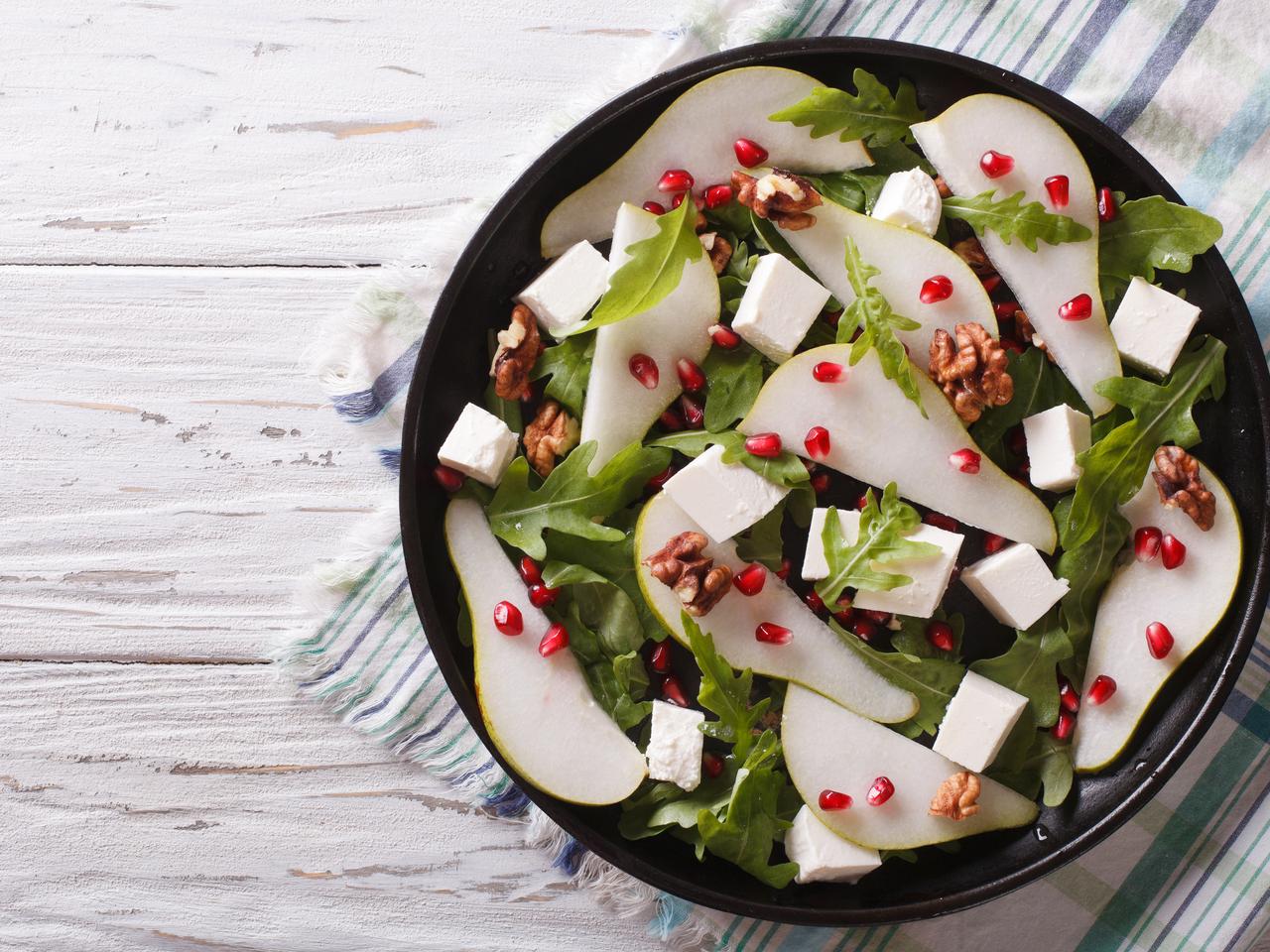 Sałatka na wieczór we dwoje: jaką zrobić? Przepis na sałatkę