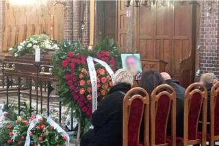  Pożegnali zastrzelonego Norberta z Żyrardowa. Wieńce przykryły jego grób