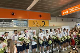 Kibice powitali polskich medalistów na lotnisku 