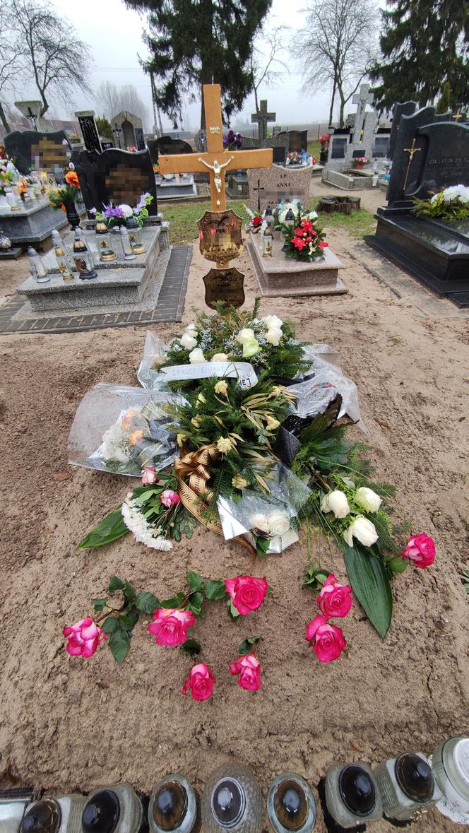 Zabił matkę i zginął uciekając przed policją. Ofiarę i mordercę pochowano na cmentarzu koło Aleksandrowa Kujawskiego