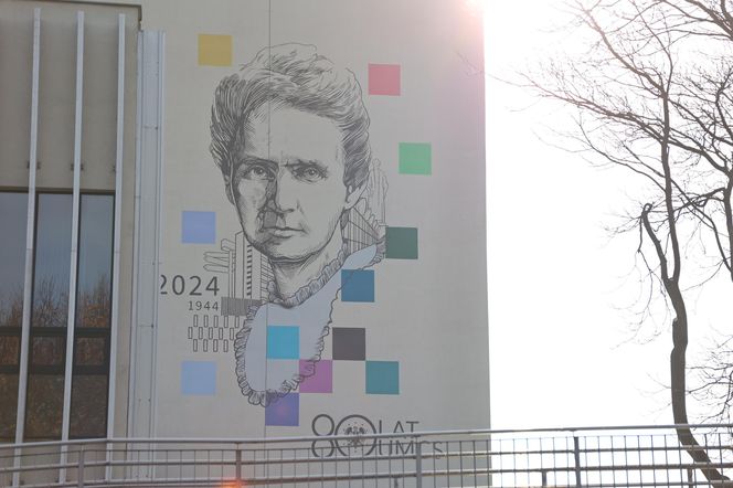 Na gmachu WPiA UMCS można podziwiać mural z wizerunkiem Marii Curie-Skłodowskiej 