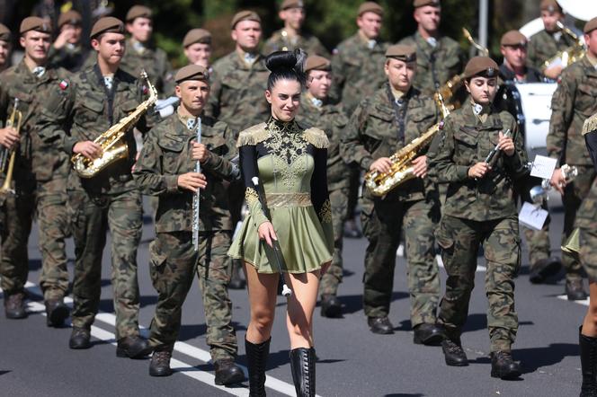 Defilada wojskowa w Katowicach i piknik. Wojewódzkie Obchody Święta Wojska Polskiego 2024