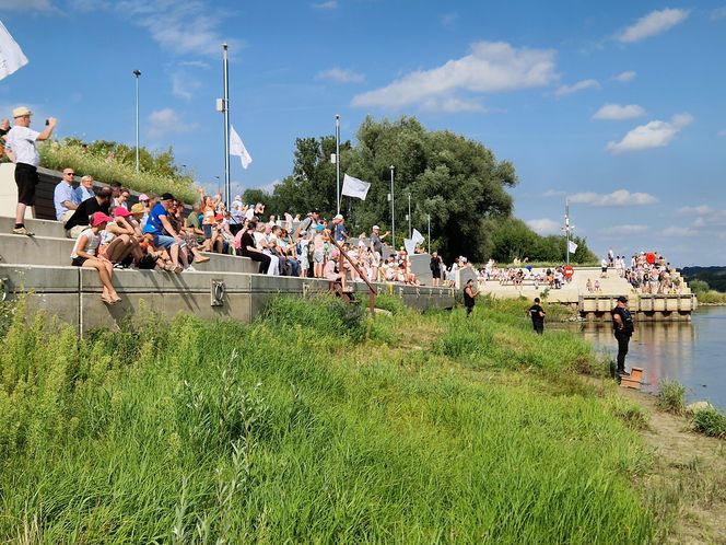 Festiwal Wisły 2025 w Starym Fordonie. Barwna parada jednostek zachwyciła publiczność