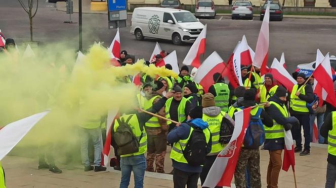 Rolnicy w Lublinie rozpoczęli przemarsz. Mamy zdjęcia!