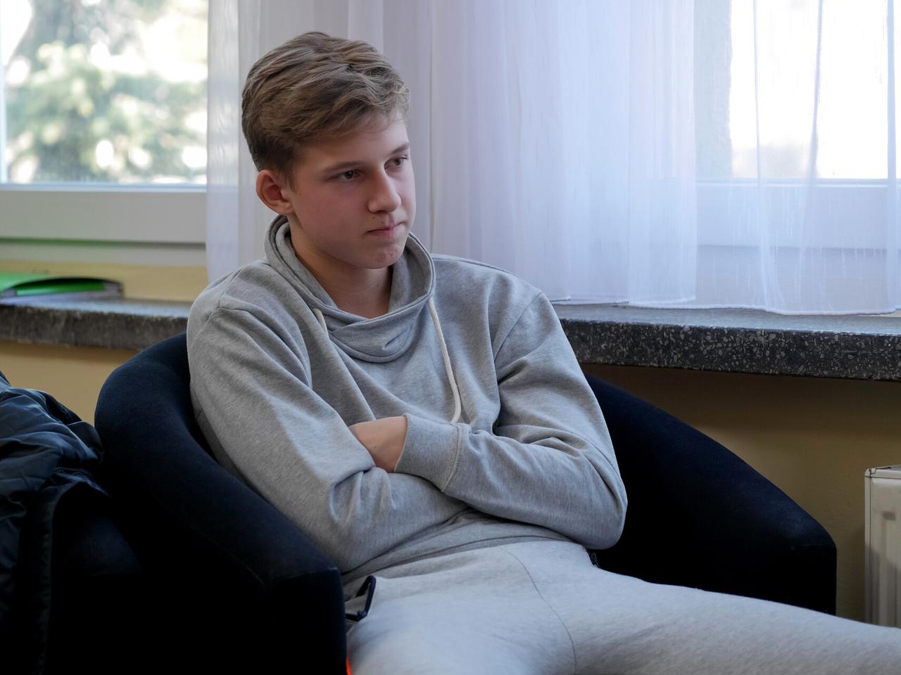 Pierwsza miłość, odcinek 3135 - opis, streszczenie: Kinga dowiaduje się, że Tomek nie skończył szkoły