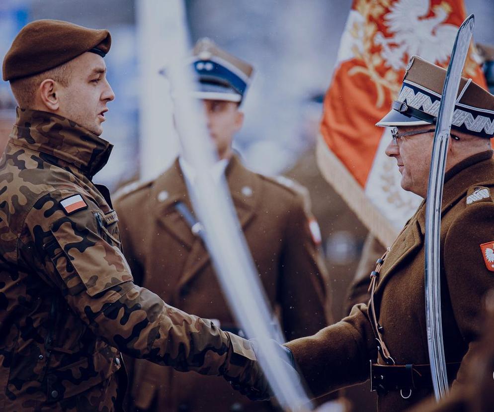Ślubowanie nowych oficerów 2 LBOT