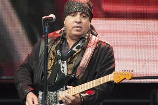 Steve Van Zandt trafił do szpitala. Muzyk został poddany pilnej operacji