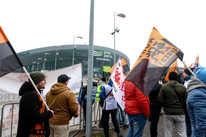 Konwencja KO w Gliwicach. Protest związkowców górniczych i hutniczych 