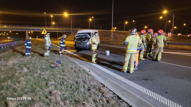  Kierowca busa usnął za kółkiem. Kolizja przy węźle na S5 niedaleko Śmigla