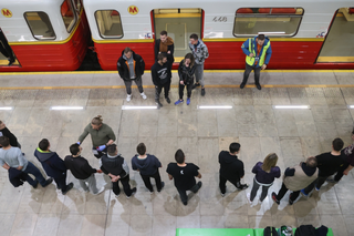 Ćwiczenia antyterrorystyczne w metrze w Warszawie. Tak przebiegała procedura