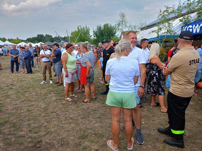 Mimo wyjątkowo upalnego dnia, panie z lokalnych KGW ulepiły w Pierogu setki przepysznych pierogów!