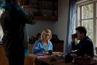 M jak miłość, odc. 1512. Sonia (Barbara Wypych), Rafał (Jakub Kucner), Janek (Tomas Kollarik)