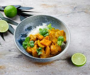 Tajskie jedzenie idealne na piątek. Curry z dynią zaskoczy bogactwem smaków