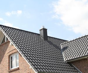 Jak ograniczyć nagrzewanie się dachu latem? – metody i rozwiązania techniczne